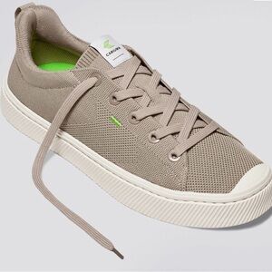 Cariuma Ladies IBI Low Sand Knit Sneaker, 9.5M, NIB
